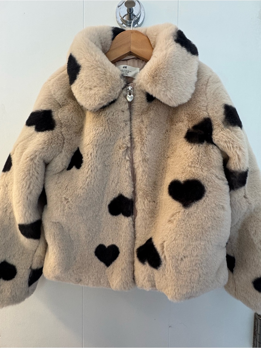H&M Kids Beige Faux-Fur Jacket with Black Heart Print size 6X/7